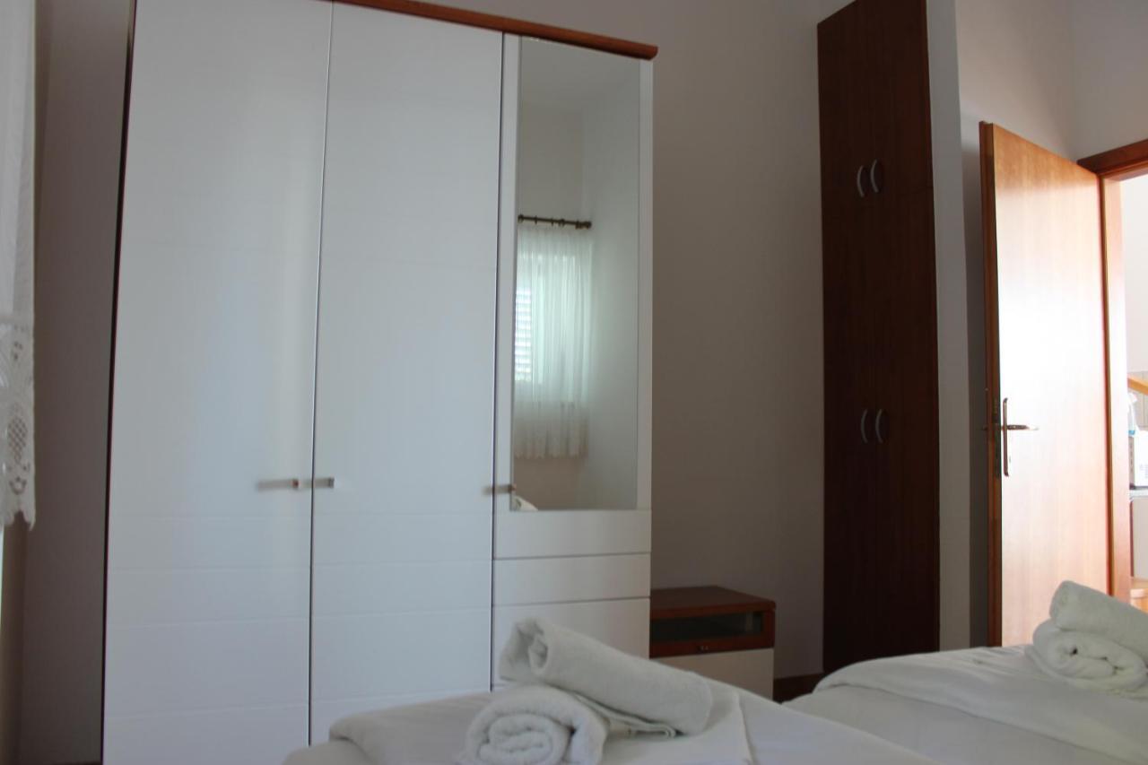 Pile Apartments 4 Omiš Kültér fotó