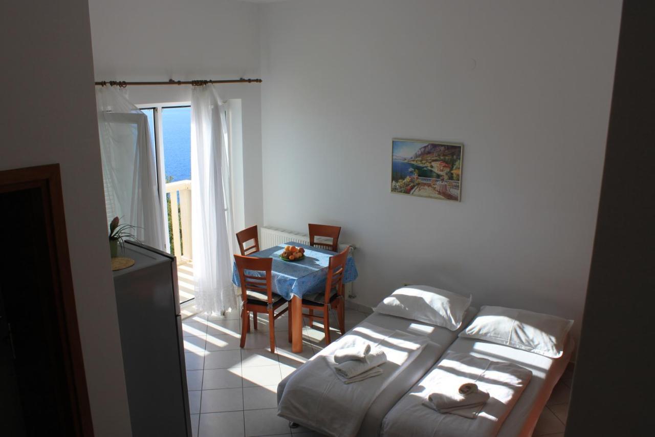 Pile Apartments 4 Omiš Kültér fotó